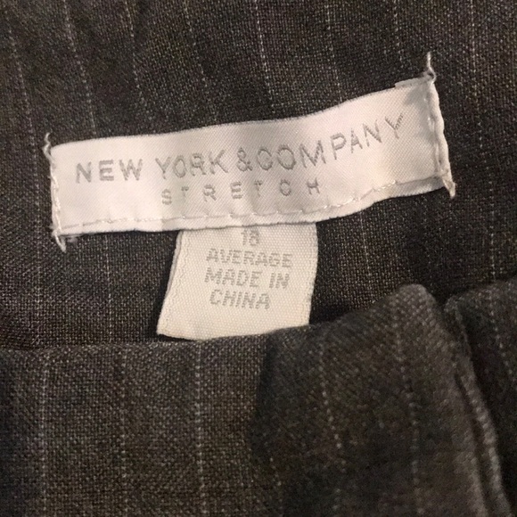 Women’s NewYork&Company Gray Pinstripe Dress Pants - Picture 3 of 3